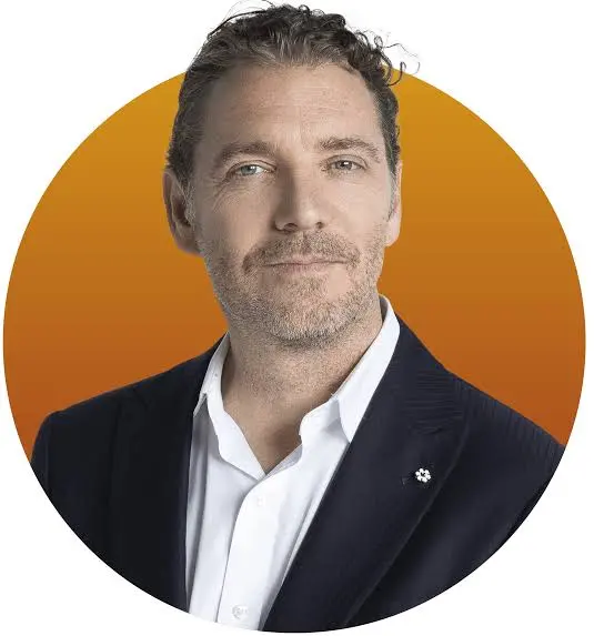 Daniel Taylor headshot